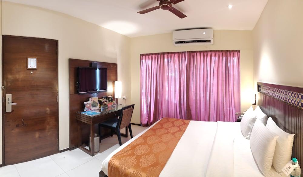 Royal Orchid Beach Resort & Spa, Utorda Beach Goa Esterno foto