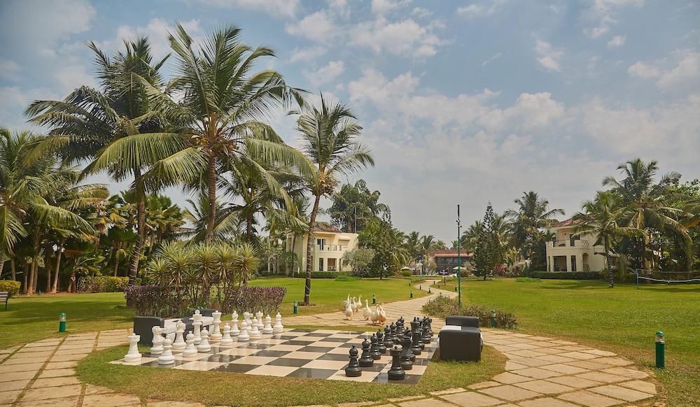 Royal Orchid Beach Resort & Spa, Utorda Beach Goa Esterno foto