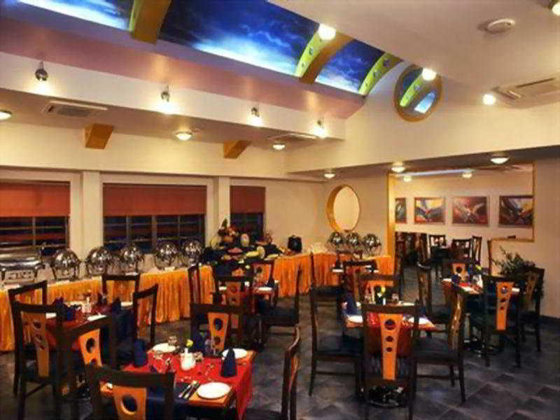 Royal Orchid Beach Resort & Spa, Utorda Beach Goa Ristorante foto
