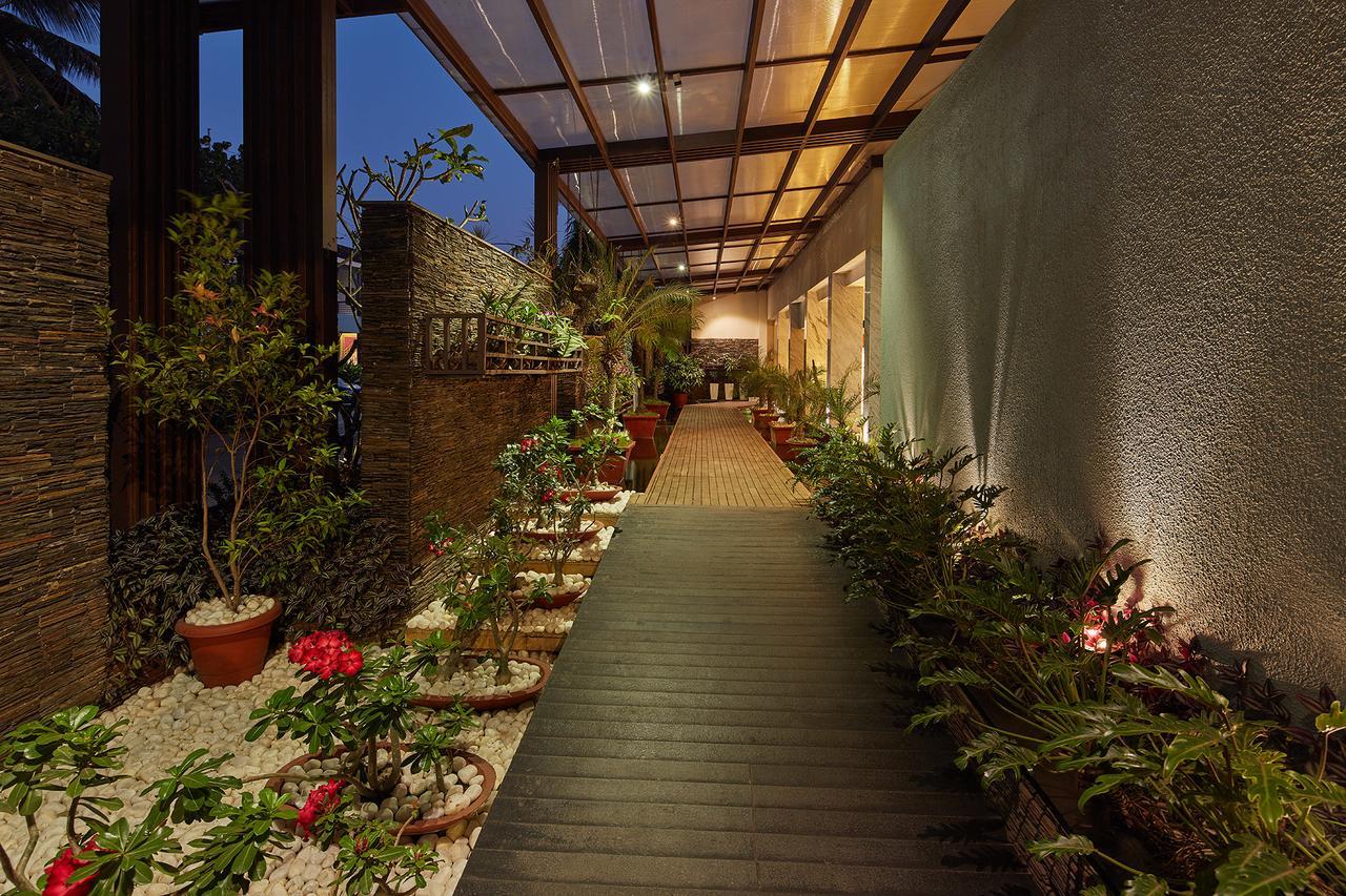 Royal Orchid Beach Resort & Spa, Utorda Beach Goa Esterno foto
