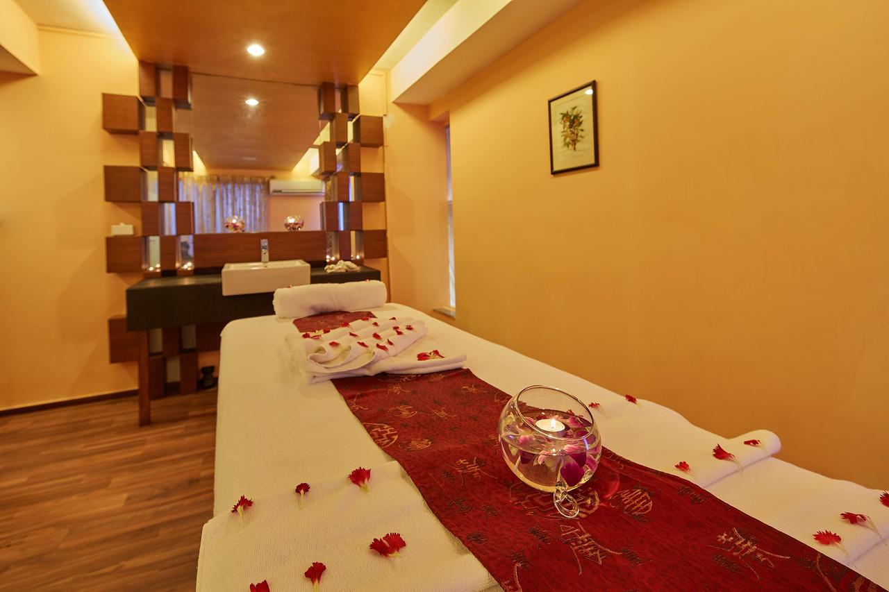 Royal Orchid Beach Resort & Spa, Utorda Beach Goa Esterno foto