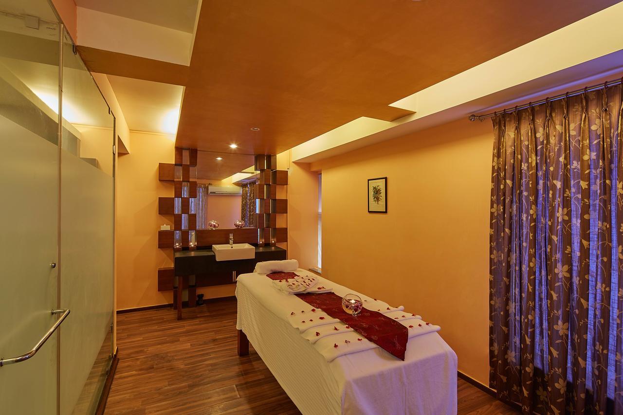 Royal Orchid Beach Resort & Spa, Utorda Beach Goa Esterno foto